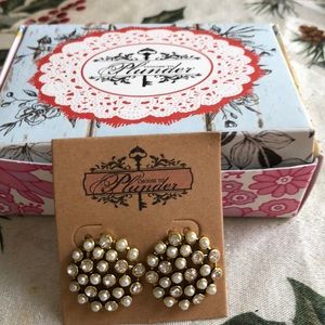 Mini white pearl studs